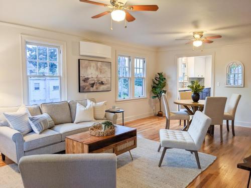 Living room home stage by Arcadia Staging In portland Or