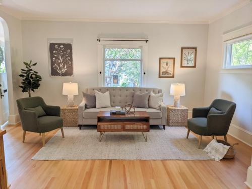 Sellwood Oregon Home Stage by Arcadia Staging